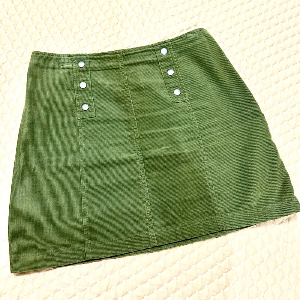 HOLLISTER olive green casual corduroy army buttons mini skirt size M